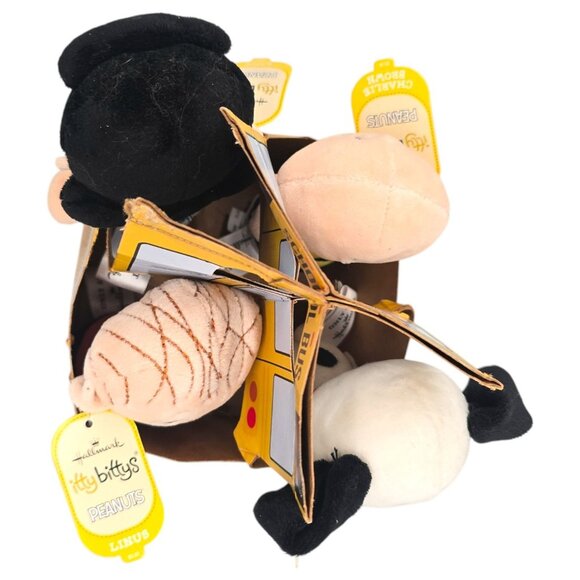Hallmark Itty Bittys Plush Set of 4 Peanuts Gang Charlie Brown Linus Lucy Snoopy - Picture 8 of 16